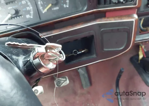 1990 Ford F150 из США, поврежденный, VIN 1FTEF14N7LLB16492